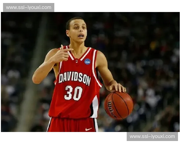 斯蒂芬·库里无球跑动艺术 仍是勇士进攻体系最锋利刀刃 斯蒂芬·库里无球跑动艺术 仍是勇士进攻体系最锋利刀刃