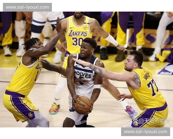 分析森林狼防守策略 戈贝尔的蹲坑防守与麦克丹尼尔斯的扫荡结合紧密 分析森林狼防守策略 戈贝尔的蹲坑防守与麦克丹尼尔斯的扫荡结合紧密